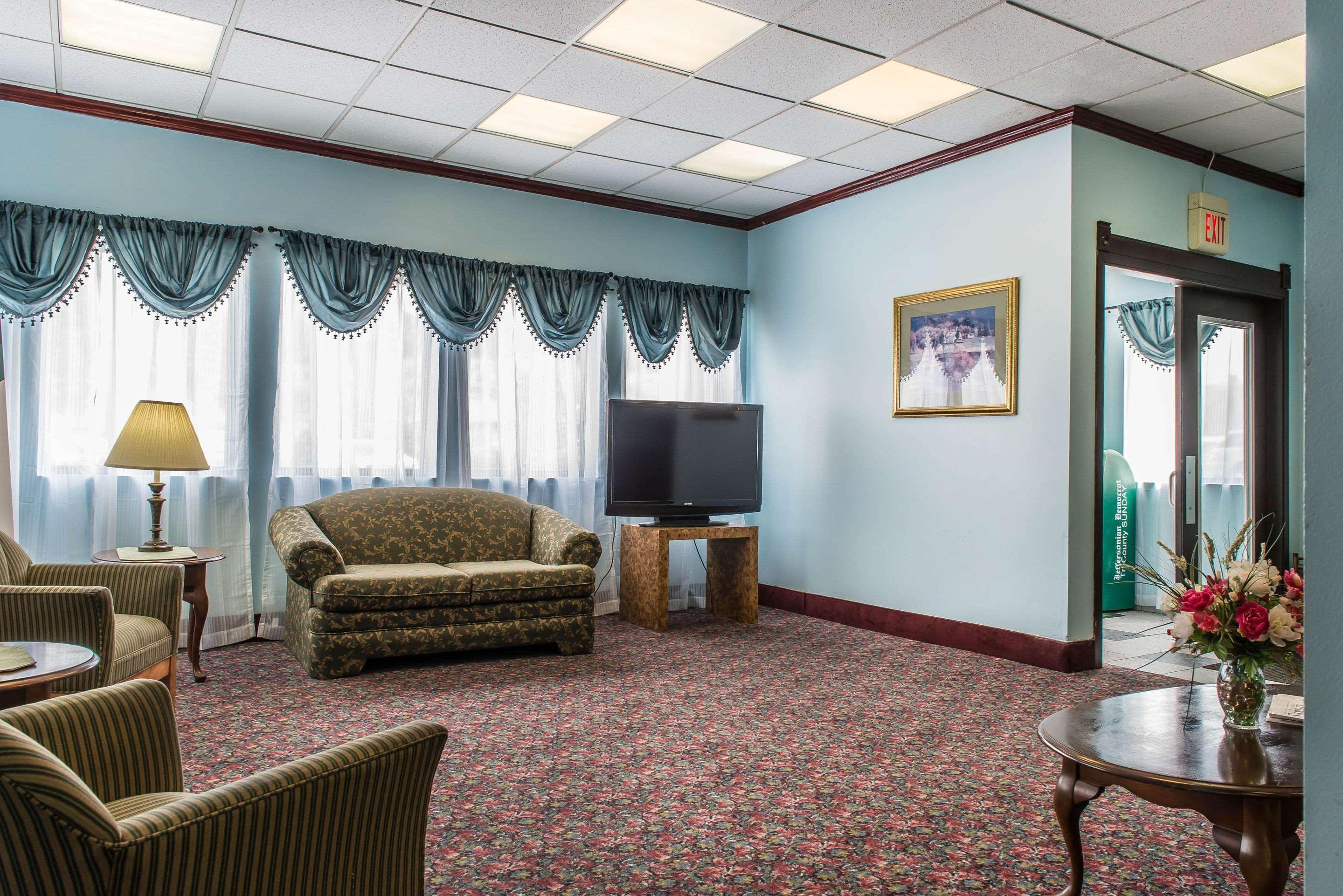 Rodeway Inn Brookville Exterior photo